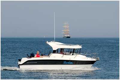 Parker 660 Pilothouse