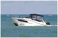 Quicksilver Activ 875 Sundeck