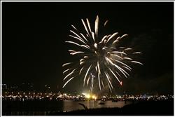 Sailors Feuerwerk zur Hanse Sail 2002