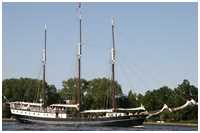 Dreimast-Gaffelschoner Regina Maris