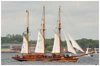 Dreimast-Gaffelschoner Amphitrite