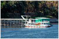 verschiedene Schiffe und Boote in Ägypten